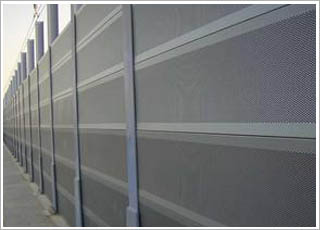 ���F����